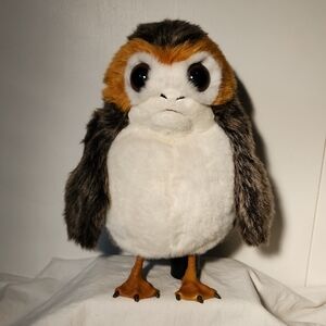 Disney Star Wars "Porg" plush puppet.